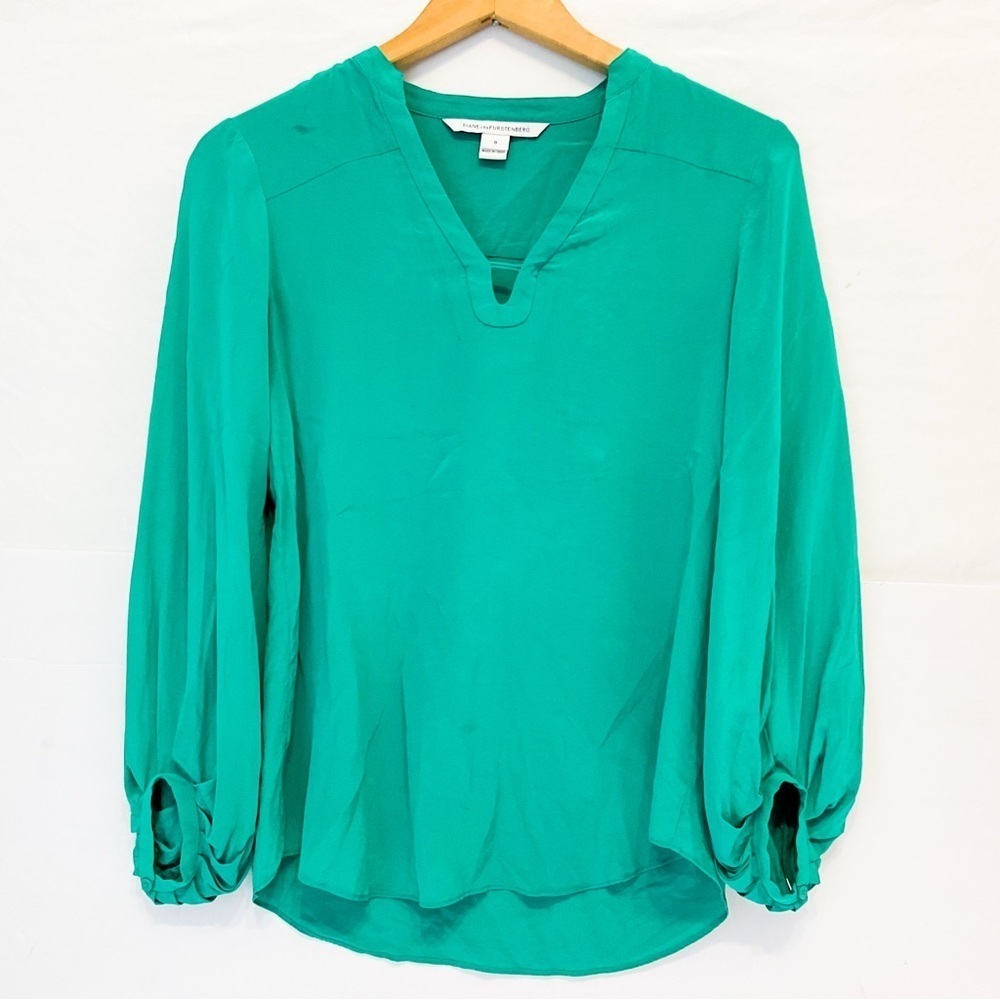 Diane von Furstenberg DVF Emerald Green Silk Blouse Size 0 – Designer Top